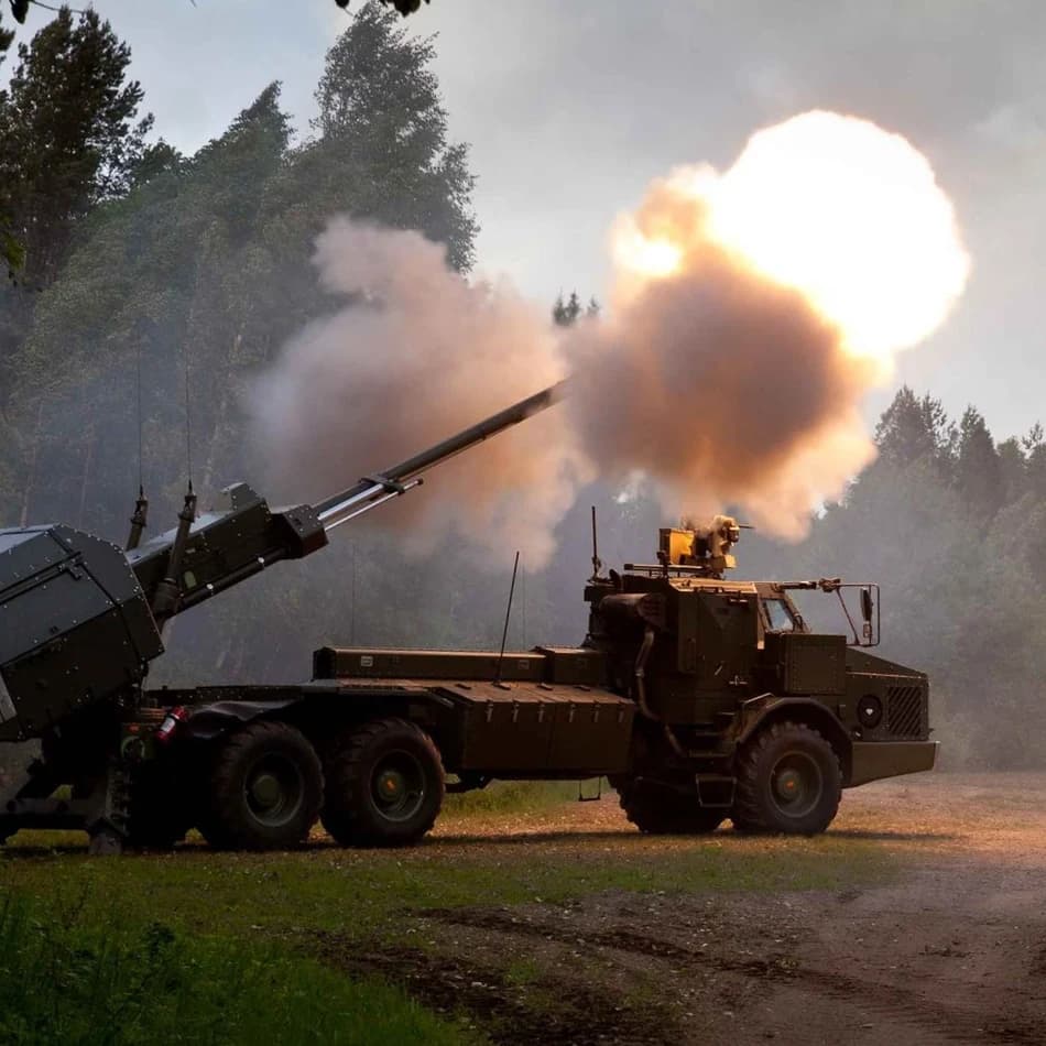 Bild från Svenska Försvarsmakten där artillerisystem 08 Archer syns.
