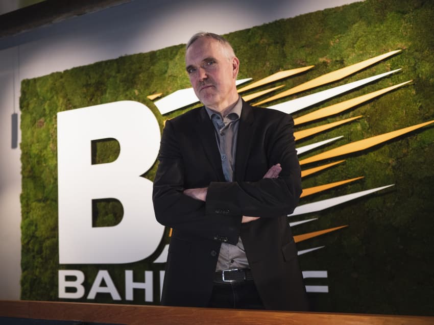 Jon Karlung 1 bahnhof