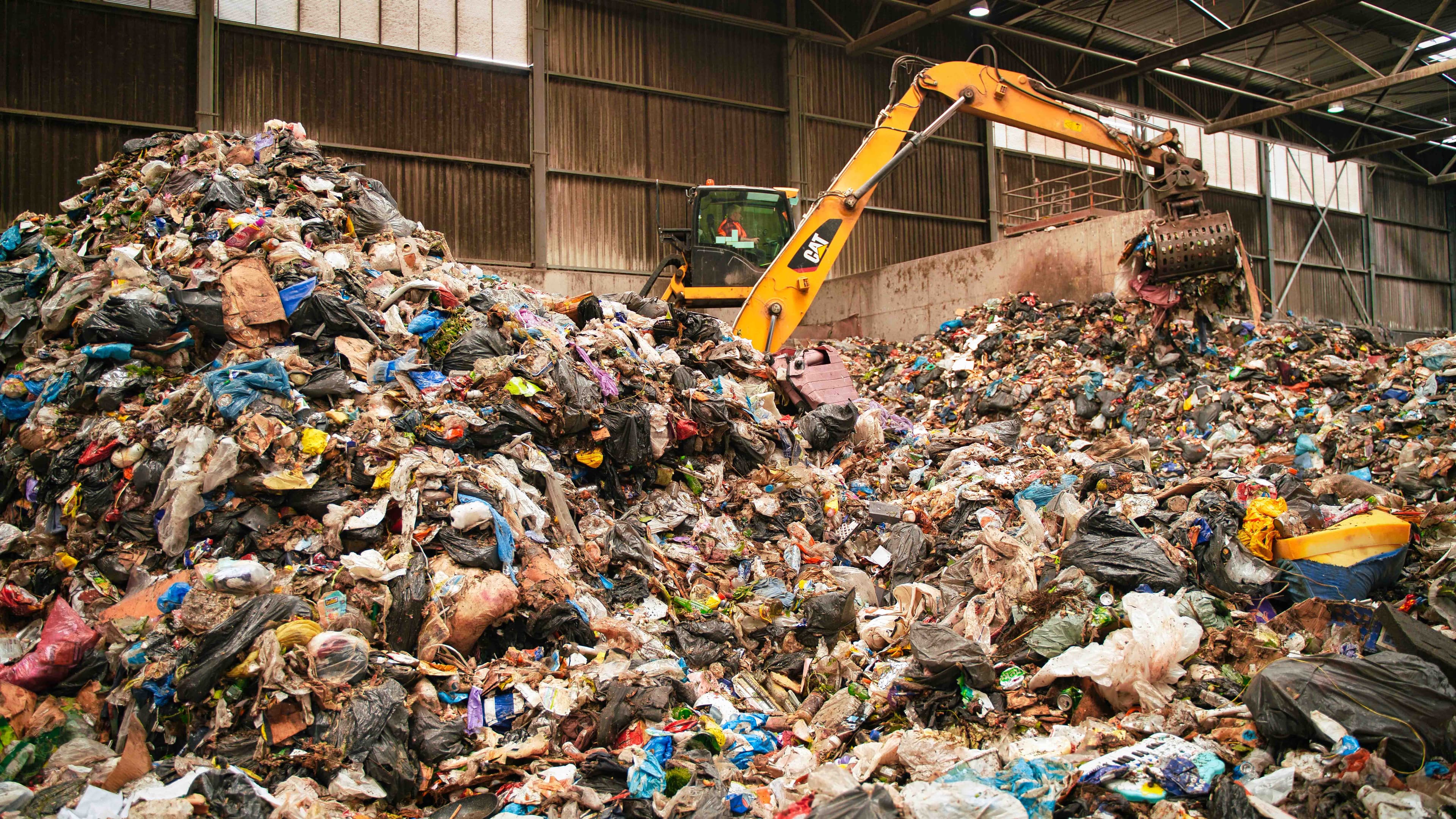 placera-Afv-bilder-Bilder-TOMRA_Mixed Waste Sorting_Input.jpeg
