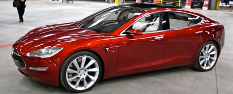 placera-Tesla_Model_S_Indoors.jpg