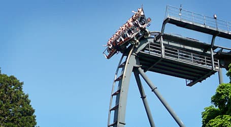 placera-berg-och-dalbana-ras-fall-ned-nedför-Foto-Dallardyce-Wikipedia-CC.jpg