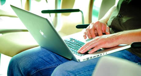 placera-dator-laptop-apple-mac-Foto-Boellstiftung-Flickr-CC.jpg