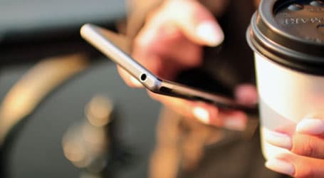 placera-mobiltelefon-smartphone-telefon-Foto-Jeshoots-CC.jpg