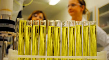 placera-oasmia-biotech-bioteknik-medicin-forskning-provrör.jpg