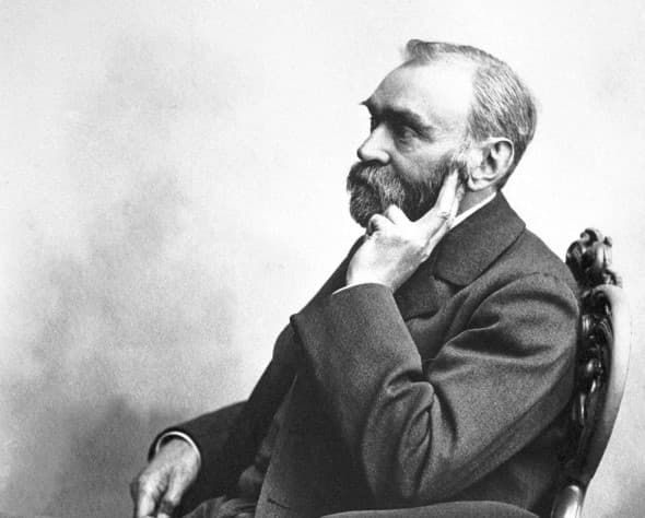 placera-redaktionellt-2021-AlfredNobelBW.jpg