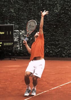 placera-smash-tennis-serve-Foto-Wikipedia.jpg