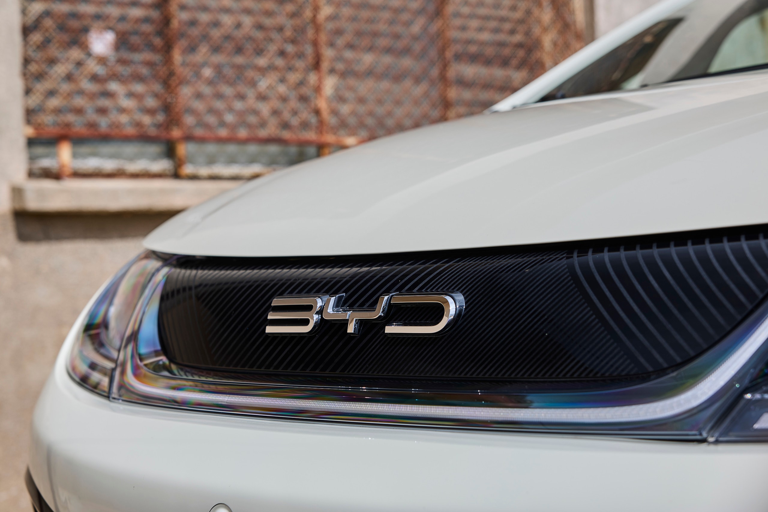 placera-Afv-bilder-Bilder-BYD_Dolphin_White_DCW52001.jpg