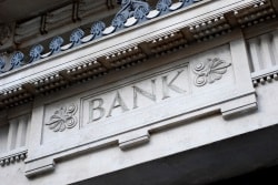 placera-bank banker.jpg
